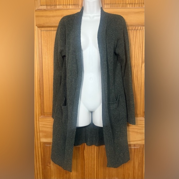 Cozy Up in Style – Universal Thread long wrap green Cardigan (Size M) - Picture 1 of 4